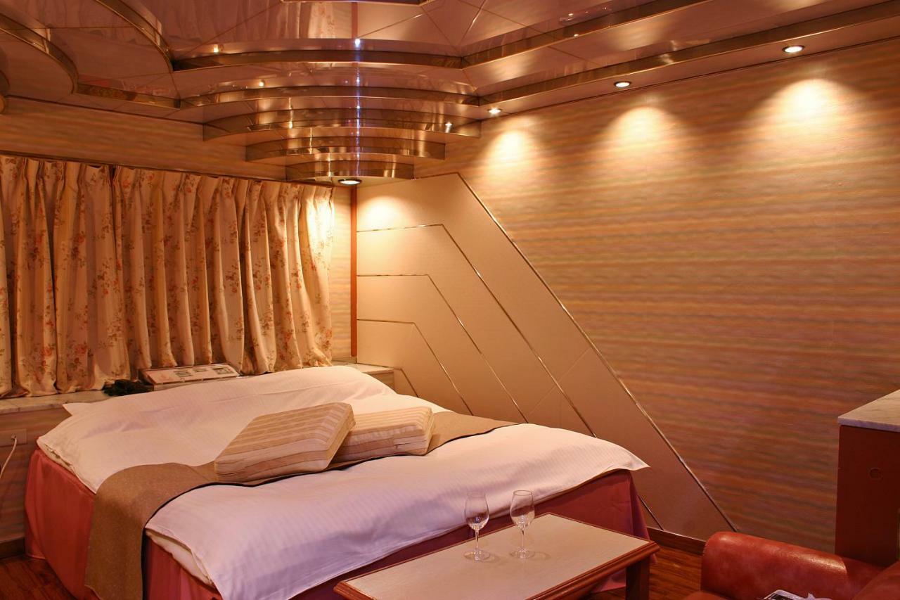 Hotel Chapel Story Sakaihigashi (Adults Only) 사카이 외부 사진